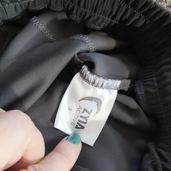 ZYIA Slate Edge Joggers Size Small - Picture 13 of 13